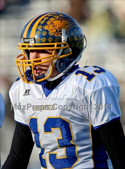 Thumbnail 3 in Brookfield vs. New London (CIAC Class M Semifinal) photogallery.
