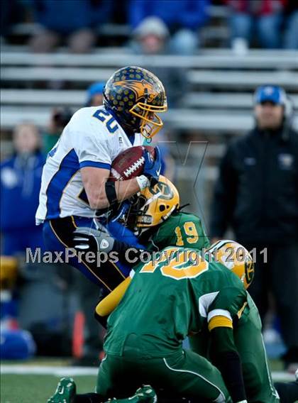 Thumbnail 3 in Brookfield vs. New London (CIAC Class M Semifinal) photogallery.