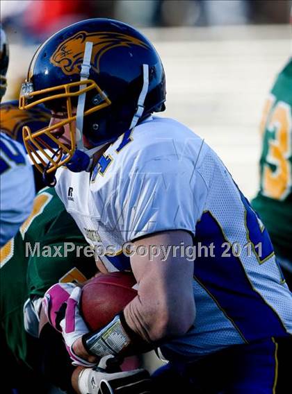 Thumbnail 2 in Brookfield vs. New London (CIAC Class M Semifinal) photogallery.