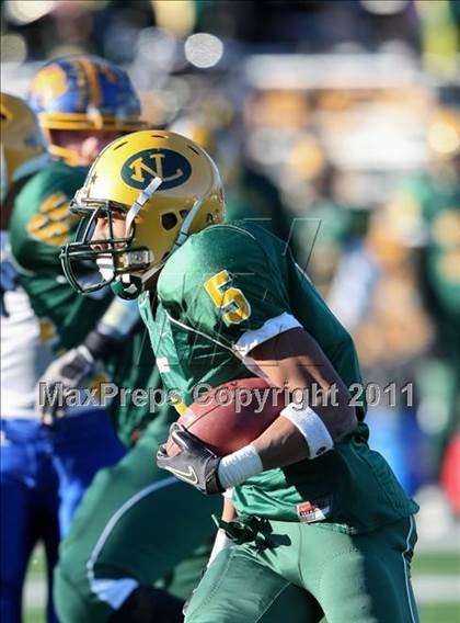Thumbnail 3 in Brookfield vs. New London (CIAC Class M Semifinal) photogallery.