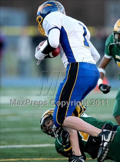 Thumbnail 3 in Brookfield vs. New London (CIAC Class M Semifinal) photogallery.