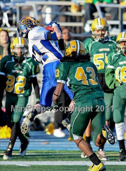 Thumbnail 2 in Brookfield vs. New London (CIAC Class M Semifinal) photogallery.