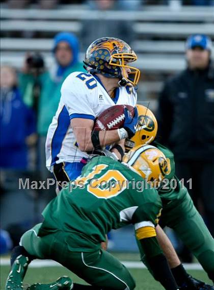 Thumbnail 2 in Brookfield vs. New London (CIAC Class M Semifinal) photogallery.