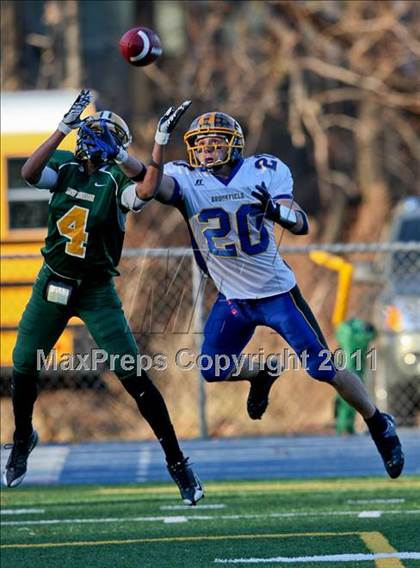 Thumbnail 1 in Brookfield vs. New London (CIAC Class M Semifinal) photogallery.