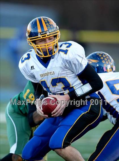 Thumbnail 3 in Brookfield vs. New London (CIAC Class M Semifinal) photogallery.