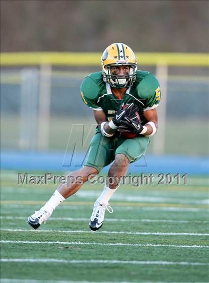 Thumbnail 3 in Brookfield vs. New London (CIAC Class M Semifinal) photogallery.