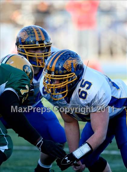 Thumbnail 2 in Brookfield vs. New London (CIAC Class M Semifinal) photogallery.