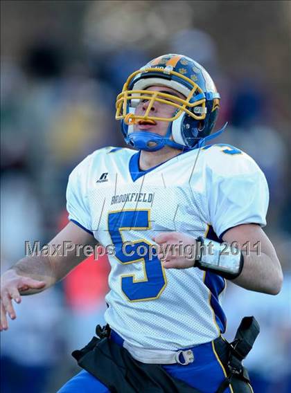 Thumbnail 2 in Brookfield vs. New London (CIAC Class M Semifinal) photogallery.