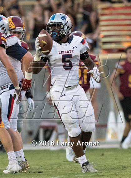 Thumbnail 3 in Clovis West vs. Liberty photogallery.
