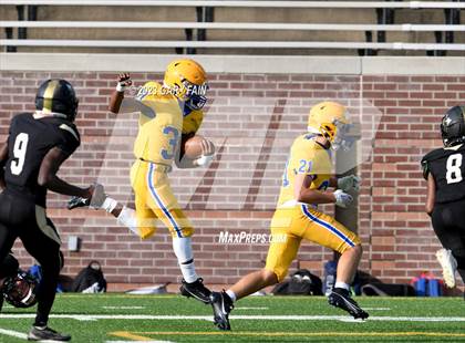 Thumbnail 1 in Boyd-Buchanan vs Lookout Valley (Blue Cross Blue Shield Jamboree) photogallery.