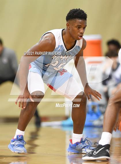 Thumbnail 1 in Archbishop Rummel vs Hahnville (Country Day Classic) photogallery.