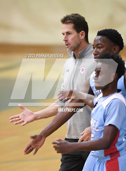 Thumbnail 2 in Archbishop Rummel vs Hahnville (Country Day Classic) photogallery.