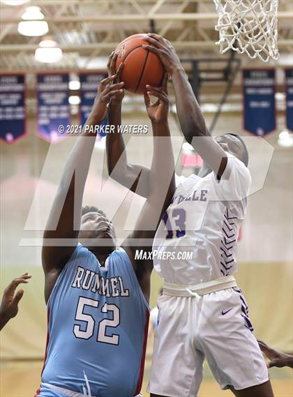 Thumbnail 3 in Archbishop Rummel vs Hahnville (Country Day Classic) photogallery.