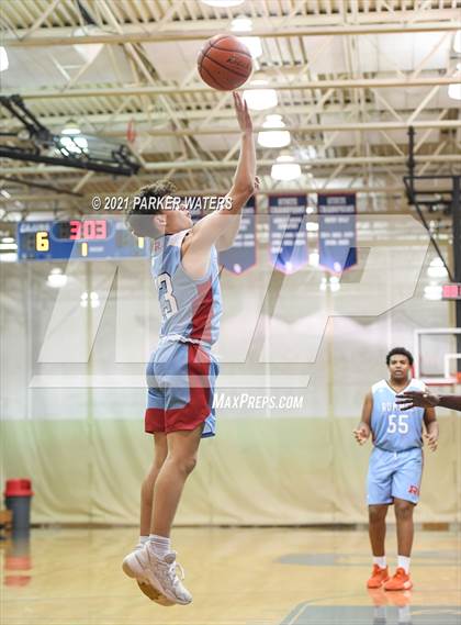 Thumbnail 1 in Archbishop Rummel vs Hahnville (Country Day Classic) photogallery.