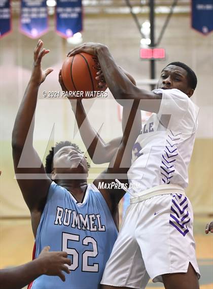 Thumbnail 1 in Archbishop Rummel vs Hahnville (Country Day Classic) photogallery.