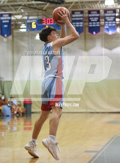 Thumbnail 2 in Archbishop Rummel vs Hahnville (Country Day Classic) photogallery.