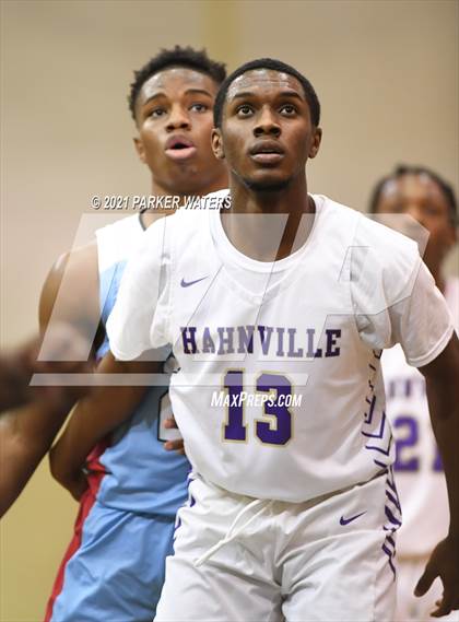 Thumbnail 3 in Archbishop Rummel vs Hahnville (Country Day Classic) photogallery.