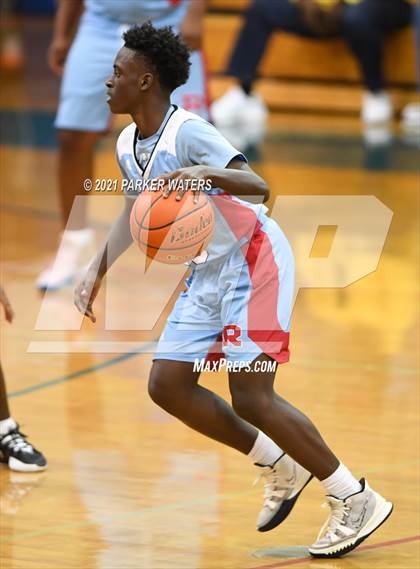 Thumbnail 2 in Archbishop Rummel vs Hahnville (Country Day Classic) photogallery.