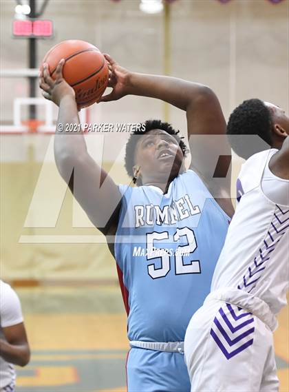 Thumbnail 2 in Archbishop Rummel vs Hahnville (Country Day Classic) photogallery.