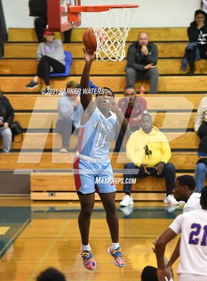 Thumbnail 3 in Archbishop Rummel vs Hahnville (Country Day Classic) photogallery.
