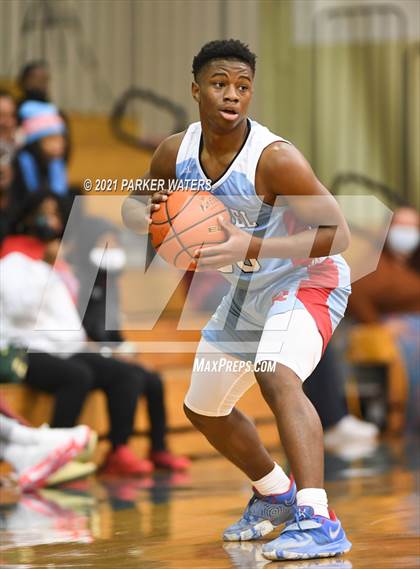 Thumbnail 2 in Archbishop Rummel vs Hahnville (Country Day Classic) photogallery.