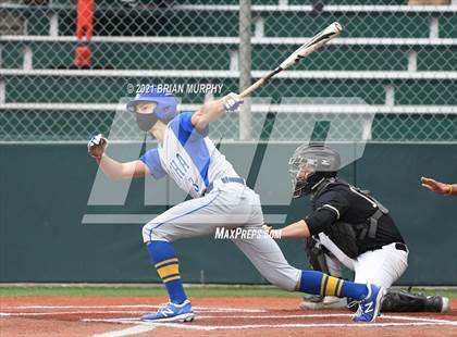 Thumbnail 3 in Aloha @ Jesuit photogallery.