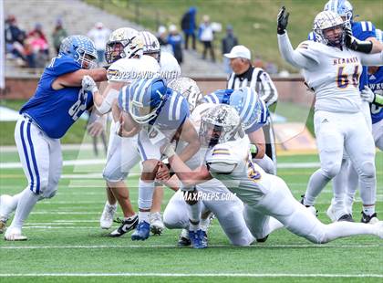 Thumbnail 2 in Hillsboro vs. Kearney (MSHSAA Class 4 Championship) photogallery.
