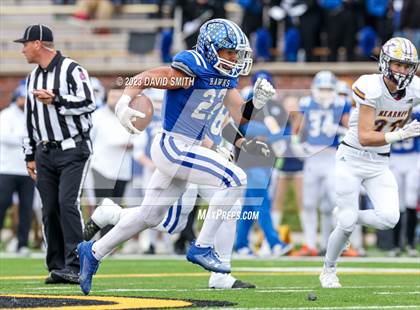 Thumbnail 1 in Hillsboro vs. Kearney (MSHSAA Class 4 Championship) photogallery.