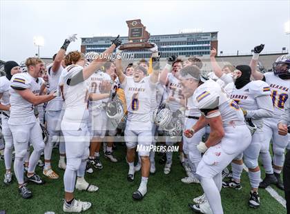 Thumbnail 1 in Hillsboro vs. Kearney (MSHSAA Class 4 Championship) photogallery.