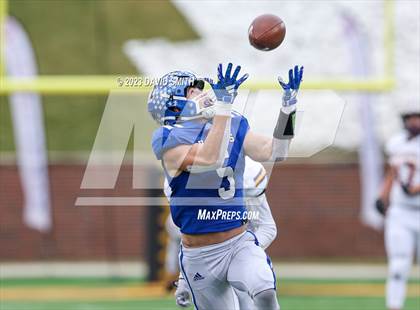 Thumbnail 3 in Hillsboro vs. Kearney (MSHSAA Class 4 Championship) photogallery.