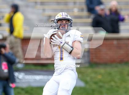 Thumbnail 3 in Hillsboro vs. Kearney (MSHSAA Class 4 Championship) photogallery.