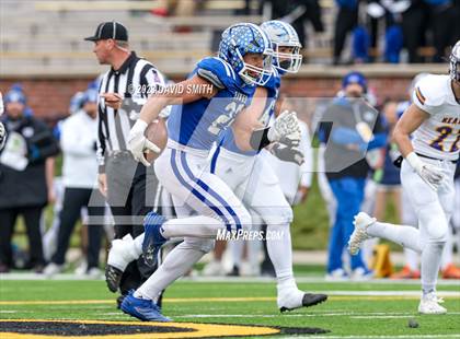 Thumbnail 3 in Hillsboro vs. Kearney (MSHSAA Class 4 Championship) photogallery.