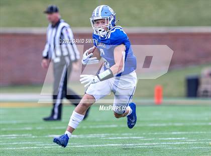 Thumbnail 2 in Hillsboro vs. Kearney (MSHSAA Class 4 Championship) photogallery.