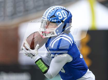 Thumbnail 3 in Hillsboro vs. Kearney (MSHSAA Class 4 Championship) photogallery.