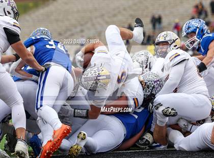 Thumbnail 2 in Hillsboro vs. Kearney (MSHSAA Class 4 Championship) photogallery.