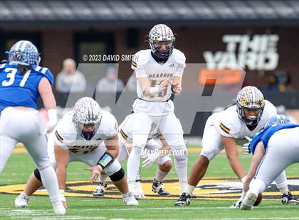 Thumbnail 2 in Hillsboro vs. Kearney (MSHSAA Class 4 Championship) photogallery.