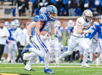 Thumbnail 3 in Hillsboro vs. Kearney (MSHSAA Class 4 Championship) photogallery.