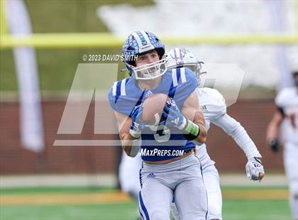 Thumbnail 3 in Hillsboro vs. Kearney (MSHSAA Class 4 Championship) photogallery.