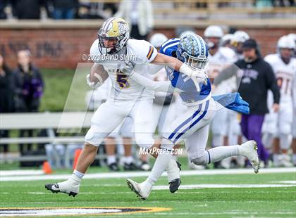 Thumbnail 2 in Hillsboro vs. Kearney (MSHSAA Class 4 Championship) photogallery.