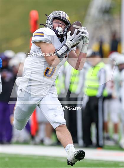 Thumbnail 3 in Hillsboro vs. Kearney (MSHSAA Class 4 Championship) photogallery.