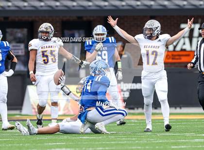 Thumbnail 1 in Hillsboro vs. Kearney (MSHSAA Class 4 Championship) photogallery.