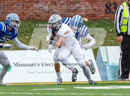 Thumbnail 2 in Hillsboro vs. Kearney (MSHSAA Class 4 Championship) photogallery.