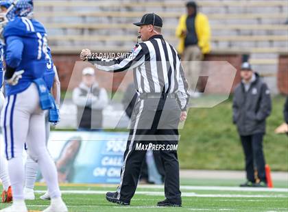 Thumbnail 3 in Hillsboro vs. Kearney (MSHSAA Class 4 Championship) photogallery.