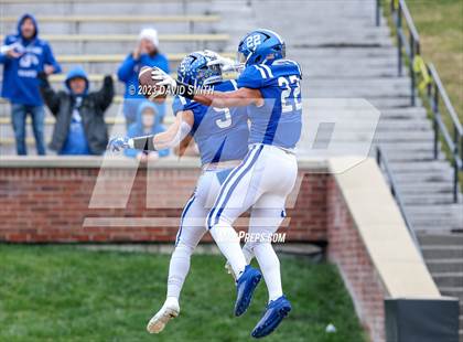 Thumbnail 1 in Hillsboro vs. Kearney (MSHSAA Class 4 Championship) photogallery.