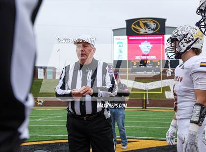Thumbnail 3 in Hillsboro vs. Kearney (MSHSAA Class 4 Championship) photogallery.