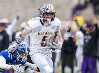 Thumbnail 1 in Hillsboro vs. Kearney (MSHSAA Class 4 Championship) photogallery.