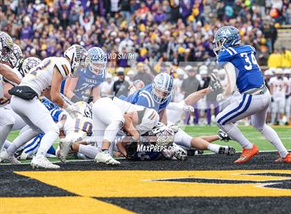 Thumbnail 1 in Hillsboro vs. Kearney (MSHSAA Class 4 Championship) photogallery.