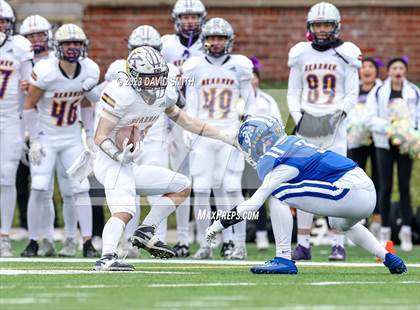 Thumbnail 3 in Hillsboro vs. Kearney (MSHSAA Class 4 Championship) photogallery.
