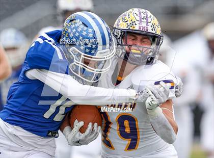 Thumbnail 1 in Hillsboro vs. Kearney (MSHSAA Class 4 Championship) photogallery.