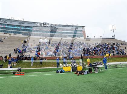 Thumbnail 3 in Hillsboro vs. Kearney (MSHSAA Class 4 Championship) photogallery.